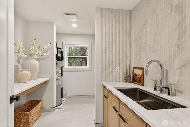 1692 Oak Ridge Dr, Camano Island, WA 98282