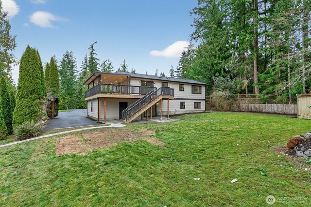 1692 Oak Ridge Dr, Camano Island, WA 98282