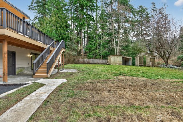 1692 Oak Ridge Dr, Camano Island, WA 98282