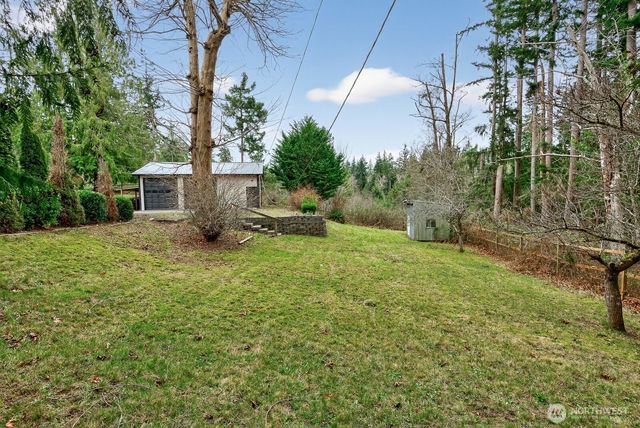 1692 Oak Ridge Dr, Camano Island, WA 98282
