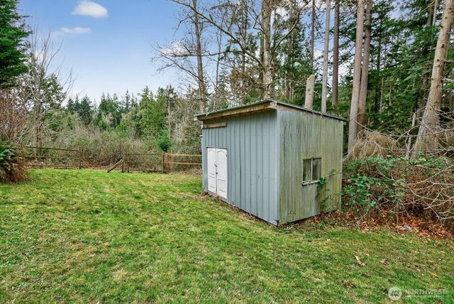 1692 Oak Ridge Dr, Camano Island, WA 98282