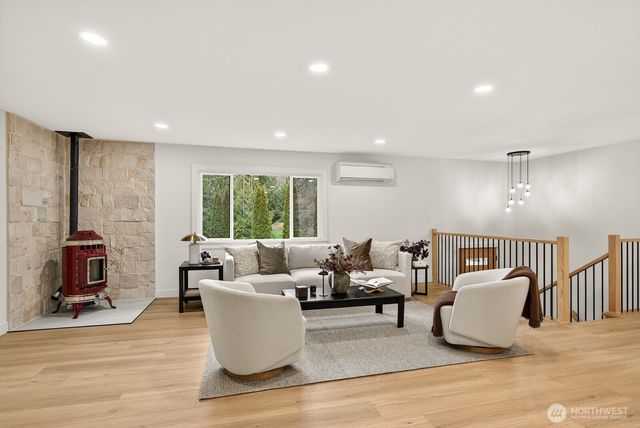 1692 Oak Ridge Dr, Camano Island, WA 98282