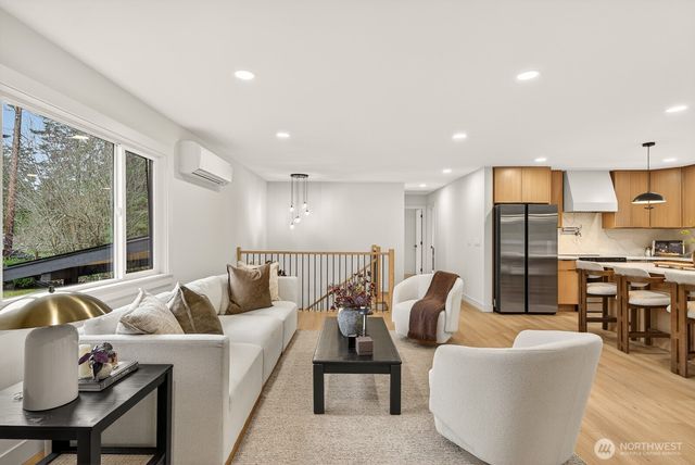 1692 Oak Ridge Dr, Camano Island, WA 98282