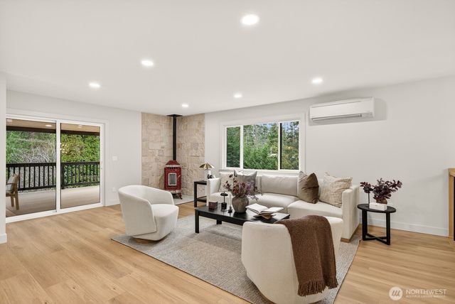 1692 Oak Ridge Dr, Camano Island, WA 98282