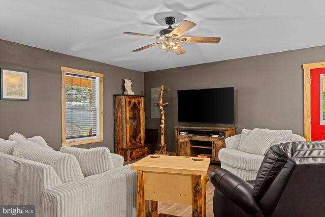194 BLACK BEAR TRL, Harpers Ferry, WV 25425