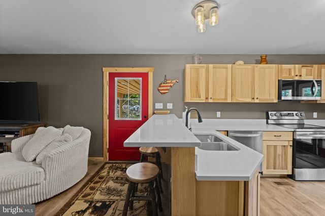 194 BLACK BEAR TRL, Harpers Ferry, WV 25425