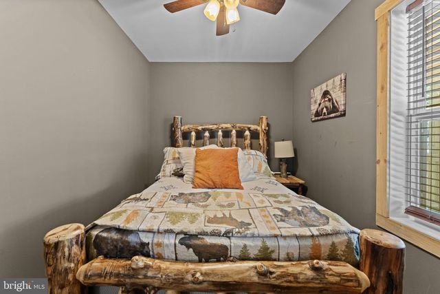 194 BLACK BEAR TRL, Harpers Ferry, WV 25425