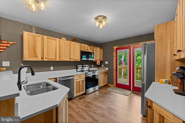 194 BLACK BEAR TRL, Harpers Ferry, WV 25425