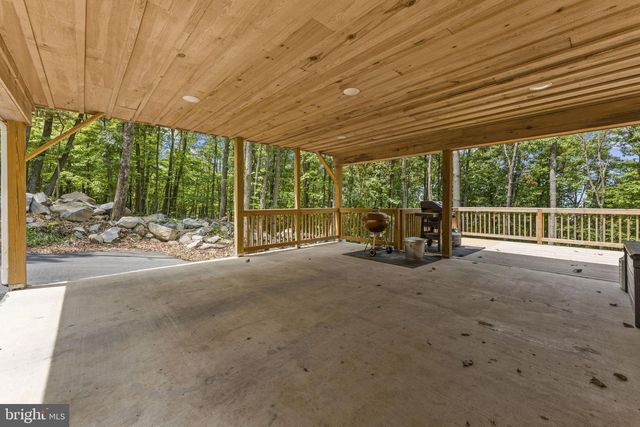 194 BLACK BEAR TRL, Harpers Ferry, WV 25425