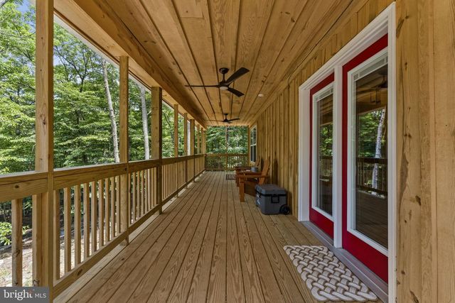 194 BLACK BEAR TRL, Harpers Ferry, WV 25425