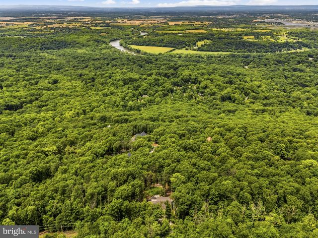 194 BLACK BEAR TRL, Harpers Ferry, WV 25425