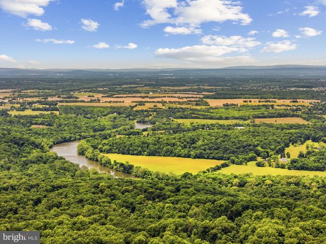 194 BLACK BEAR TRL, Harpers Ferry, WV 25425