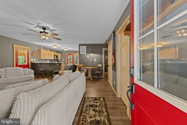 194 BLACK BEAR TRL, Harpers Ferry, WV 25425