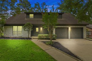 207 Willowick Drive, Conroe, TX 77304