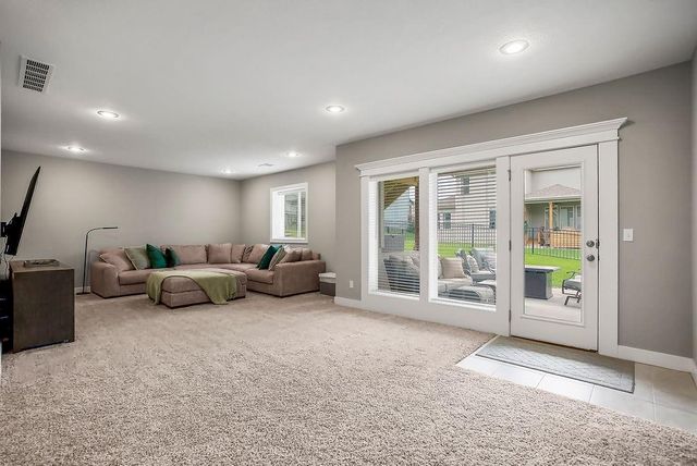 19526 W 116th Street, Olathe, KS 66061