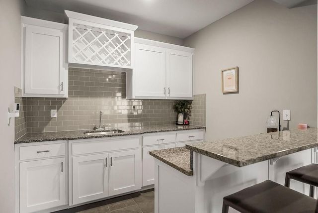 19526 W 116th Street, Olathe, KS 66061