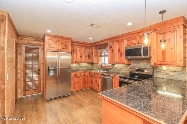 214 Hickory Ridge Drive, Florence, MS 39073