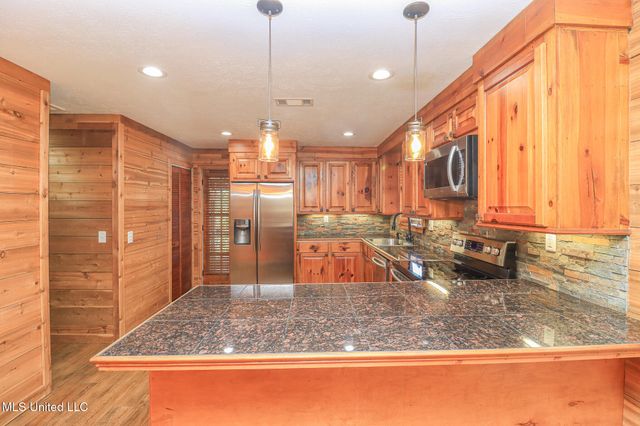 214 Hickory Ridge Drive, Florence, MS 39073