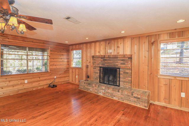 214 Hickory Ridge Drive, Florence, MS 39073