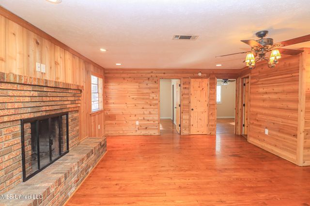 214 Hickory Ridge Drive, Florence, MS 39073