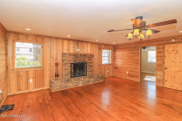 214 Hickory Ridge Drive, Florence, MS 39073