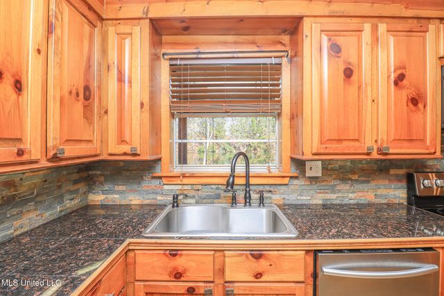 214 Hickory Ridge Drive, Florence, MS 39073