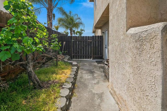 9719 Button Street, Santee, CA 92071