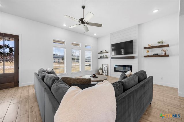 203 Sand Flat Lane, Temple, TX 76502