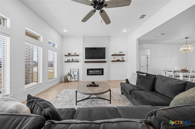 203 Sand Flat Lane, Temple, TX 76502