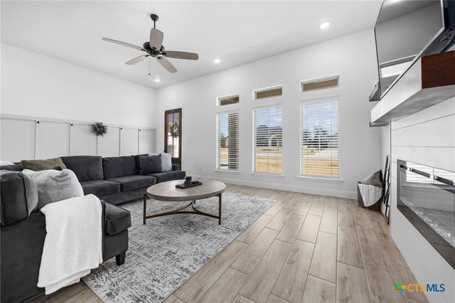 203 Sand Flat Lane, Temple, TX 76502