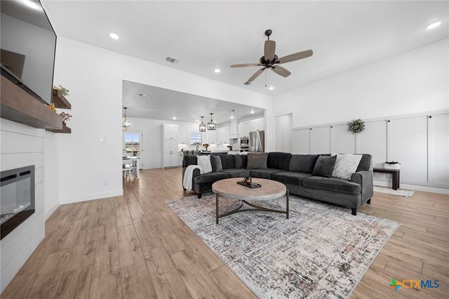 203 Sand Flat Lane, Temple, TX 76502