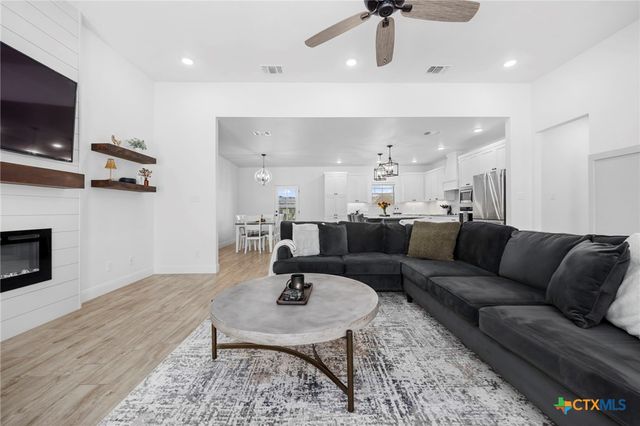 203 Sand Flat Lane, Temple, TX 76502