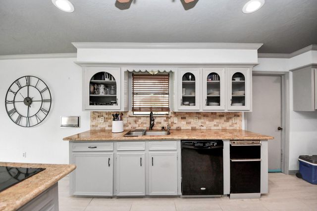 2514 Loganberry Circle, Seabrook, TX 77586