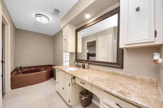 2514 Loganberry Circle, Seabrook, TX 77586