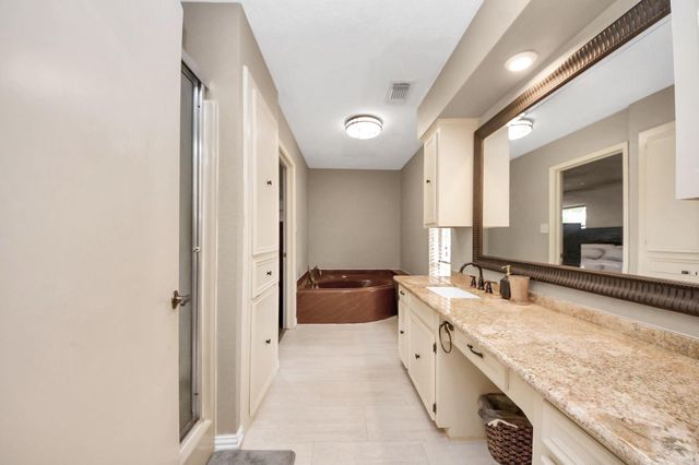 2514 Loganberry Circle, Seabrook, TX 77586