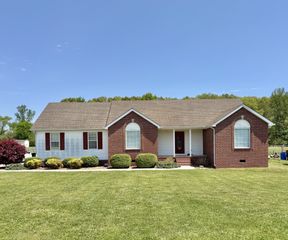 115 Linda Ln, Tullahoma, TN 37388
