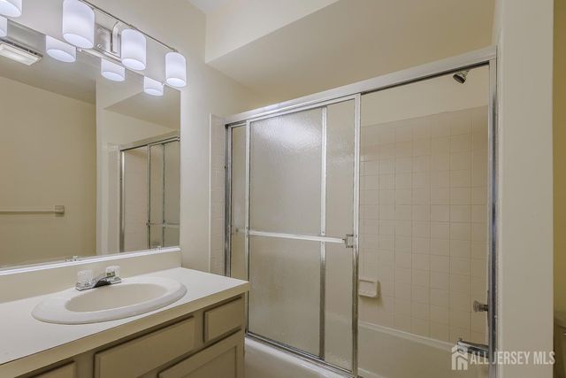 139 Baron Lane, East Brunswick, NJ 08816