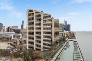 300 Riverfront Drive 26J, Detroit, MI 48226