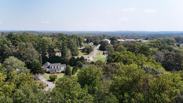 201 E Tennant Circle, Chickamauga, GA 30707