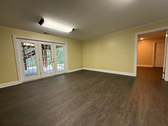 201 E Tennant Circle, Chickamauga, GA 30707