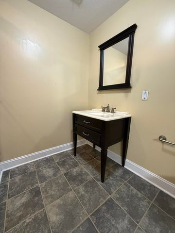 201 E Tennant Circle, Chickamauga, GA 30707