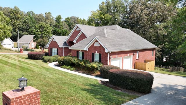 201 E Tennant Circle, Chickamauga, GA 30707