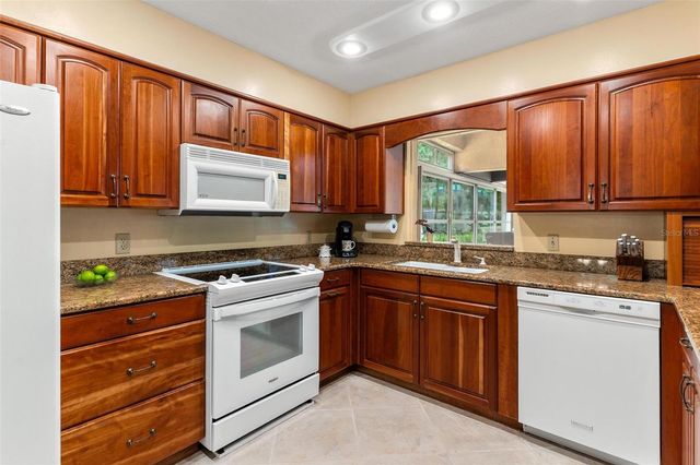 6400 SUNNYSIDE DRIVE, Leesburg, FL 34748