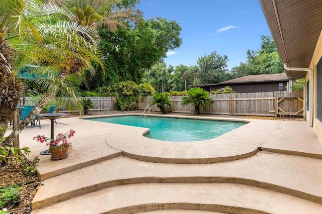 6400 SUNNYSIDE DRIVE, Leesburg, FL 34748