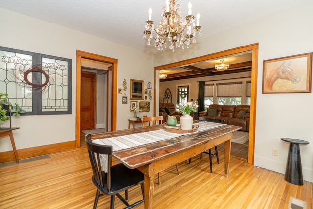 423 E Jefferson Street, Winterset, IA 50273
