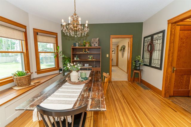 423 E Jefferson Street, Winterset, IA 50273
