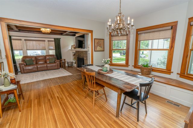 423 E Jefferson Street, Winterset, IA 50273