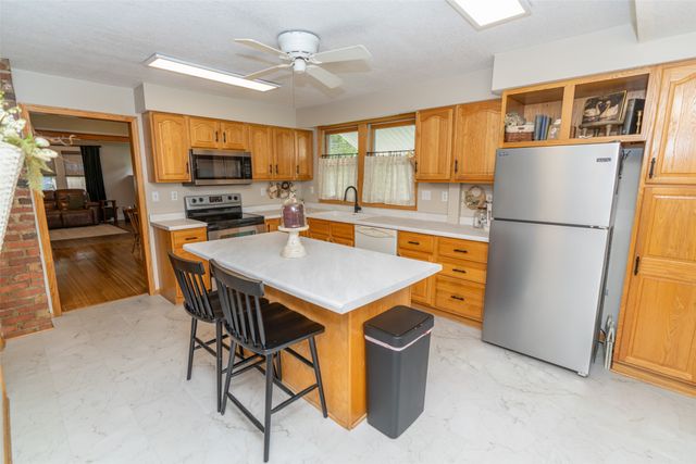 423 E Jefferson Street, Winterset, IA 50273