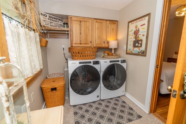 423 E Jefferson Street, Winterset, IA 50273