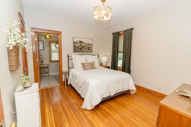 423 E Jefferson Street, Winterset, IA 50273